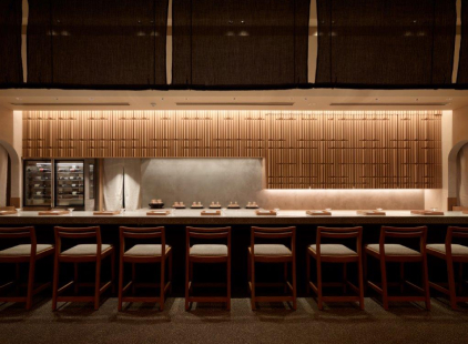 カウンター席十二名